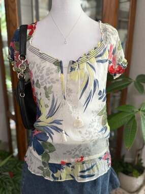 y2k Hollister Women's Floral Print Sheer Tie-Front Peasant Top